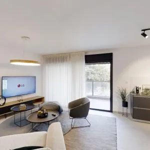 Luxury 3 Bedroom new apartment - close to the Beach & Bahai Gardens