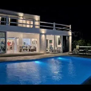 The Cosmopolitan Villa