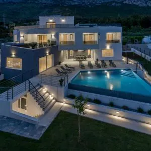 Luxurious Villa Meri
