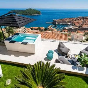 Gorgeous Ground Floor w/ Minipool & Patio