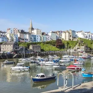 North Beach Heights - 3 Bedroom Penthouse - Tenby