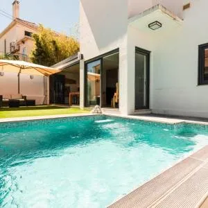 Luxury Villa with pool in Lisbon
