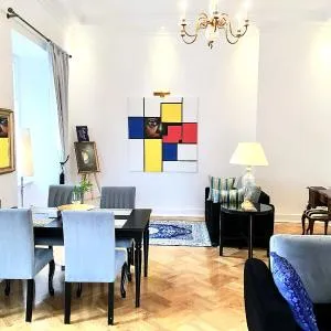 Luxury Suites & Apartments MONDRIAN Old Town