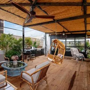 Luxury solar penthouse with jacuzzi and sauna in central Athens