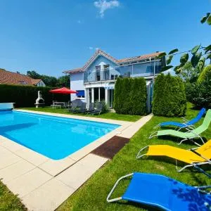 Leon's Holiday Homes Villa 1