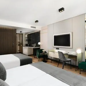 Emerald Downtown Suites