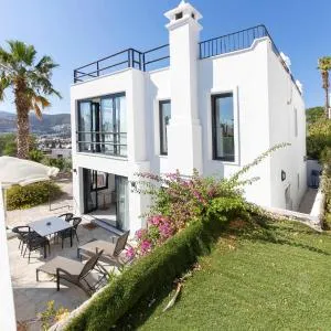 Modern Villa with Garden and Terrace near Beach in the Heart of Bodrum