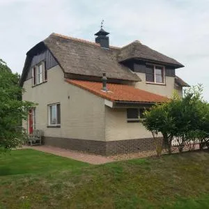 6 pers Duinvilla met sauna en internet aan het IJsselmeerstrand