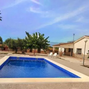 Villa rústica privada con gran chalet y piscina