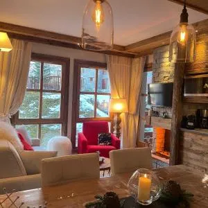Arc 1950 appt luxe 2-4pers -skis aux pieds-SPA-piscines intérieure et extérieure-sauna-hammam