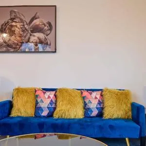 Heathrow Heights Serviced Apartments- FREE Parking