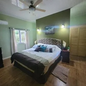 Mandelay Villa - cheerful 3 bedroom country home