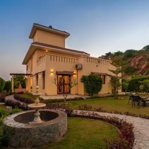 StayVista at Bliss In The Woods w Outdoor Pool - Gurgaon