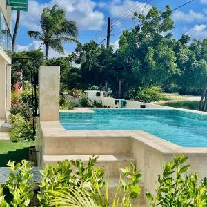 VISTALMAR OCEAN SUITES Brand New Renovated 1BDR - Ocean View - Infinity Pool - Mini Beach - Full Kitchen - Private Seaside Sundeck