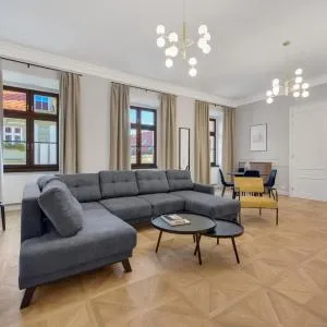 Palace Apartments *BRAND-NEW*