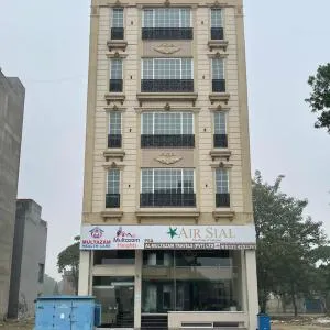 Multazam Heights, DHA Phase 8 - Three Bedrooms Family Apartments