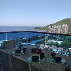 Exclusivo club de playa con acceso directo a la playa de pozos colorados, cuenta con piscinas olímpicas, para niños, restaurante, jacuzzi, sauna, turco, salón de juegos, simulador de golf, spa, transporte interno, bar, etc.