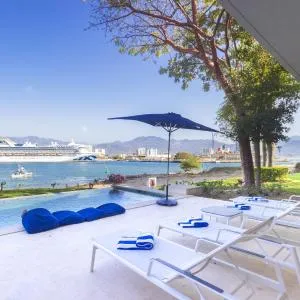 Capitalia - Award Wining Villa with Private Pool, Beach and Staff