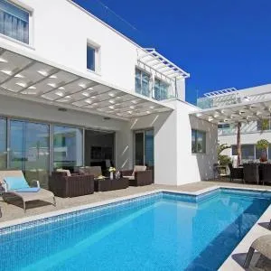 Villa Sunday