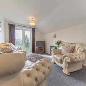 Pass the Keys Comfortable 3 bed in Central Bowness with parking