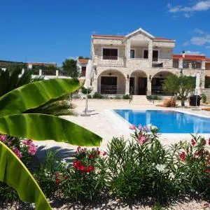 Villa Ludilo mit 4 Apartments in Poljica - Marina bei Trogir Split
