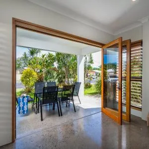 Cedar Family Getaway Villa elegant, modern, sunny