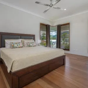Cedar Family Getaway Villa elegant, modern, sunny