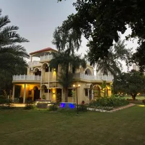 Sunahari Bagh - Pool Farm Retreat @ Gurgaon