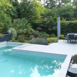 Villa d’archi. piscine privée en écrin de verdure