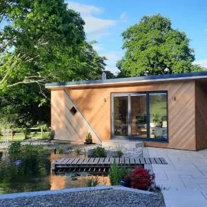 Mid-Wales Farmhouse, swimming pool, tranquil countryside views, sleeps 14
