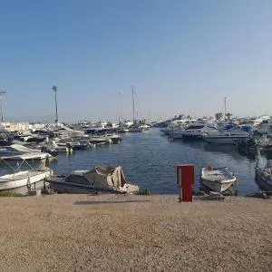 Glifada center marina
