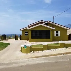 Villa verde Jamaica - Oceanview Getaway, Gated & Secured