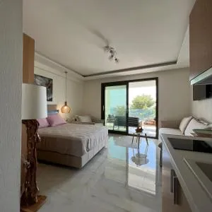 Wide Blue Luxury Boutique Suites