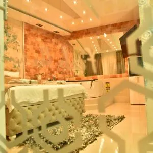 Design Apartment PREMIUM LUX 4 STAR DUBAI free Sauna & Salt wall & Jacuzzi & WiFi & Parking