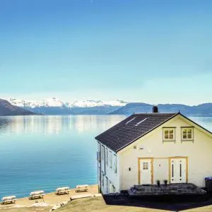 Awesome apartment in Strandebarm with 5 Bedrooms and WiFi