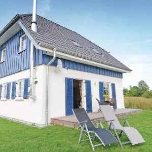 Nice home in Altefhr-Rgen with 3 Bedrooms and WiFi
