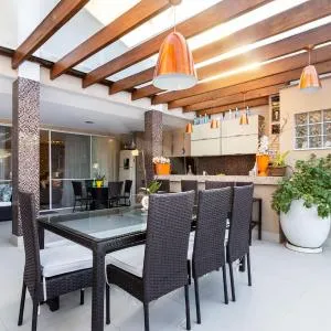 Linda Casa c piscina churrasq Barra da TijucaRJ