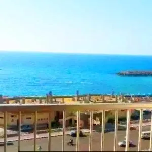 City Square Apartment - Gate 1 - Panorama Sea View - Free Parking & Wifi