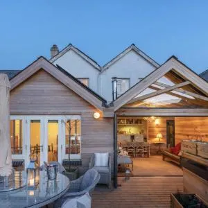 Luxury Beachfront House, Sleeps 12, Free Parking, Devon