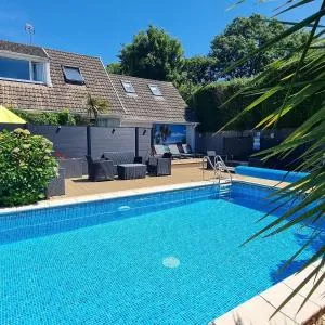 Beautiful apartment with private pool near Tenby