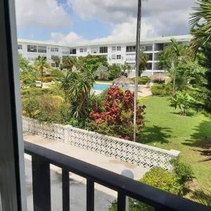 Contemporary 2-bed 2-bath condo