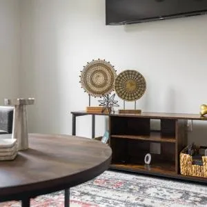 A Southside Retreat the whole family can enjoy!