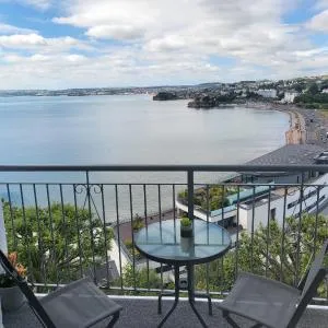 Loveliest Homes Torquay - 3 bed, 2 bathroom, balcony, parking
