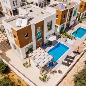 Dream 3bdr villa with private pool near the beach!