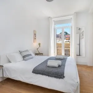 Modern Lisbon Apartments by SoulPlaces