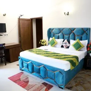 Fortune Home Service Apartment 3Bhk,E-28, Saket 2B
