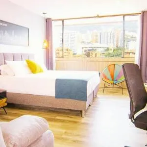 Bright Studio Topfloor A/C Poblado Coworking