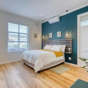 Hampton Collection - Charming 5 Sleeper Apartment with Pool