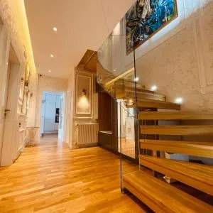 2 Floor Luxury Penthouse · 250m2• RRUGA B View