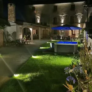 Apartments and rooms with parking space Loborika, Pula - 12983